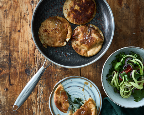 Recept på pitabröd med ost och spenat – klart på 20 min.
