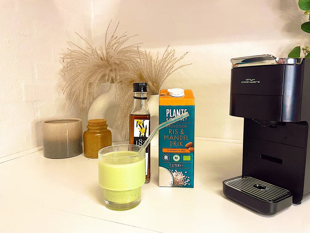 Classic Iced Matcha Latte – enkel och krämig matcha latte