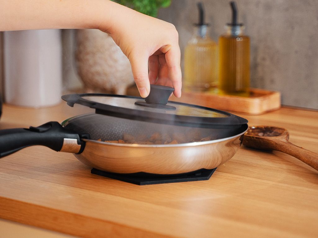 BLANDAD STEKPANNA MED AVTAGBART HANDTAG – 3-DELAT SET - 6