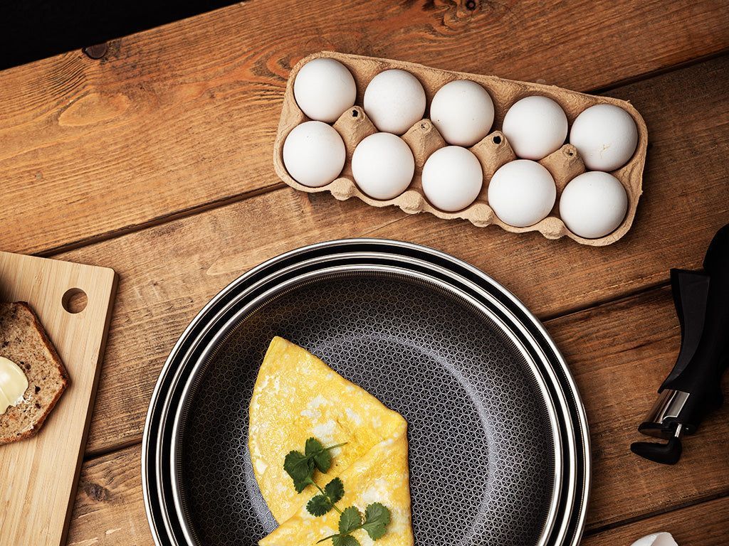 STEKPANNA MED AVTAGBART HANDTAG 3-DELAR SET - 2