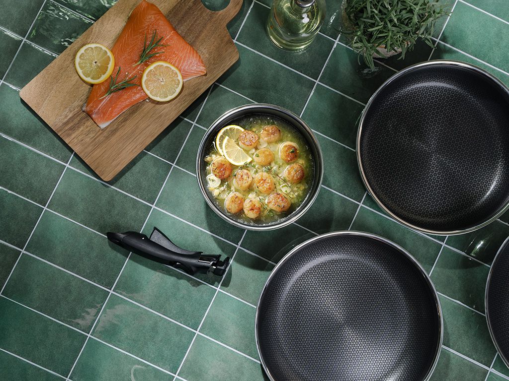 SÅSGRYTA MED AVTAGBART HANDTAG 18CM SET