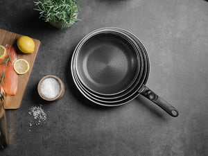 HANDTAGSLÖS STEKPANNA 30CM